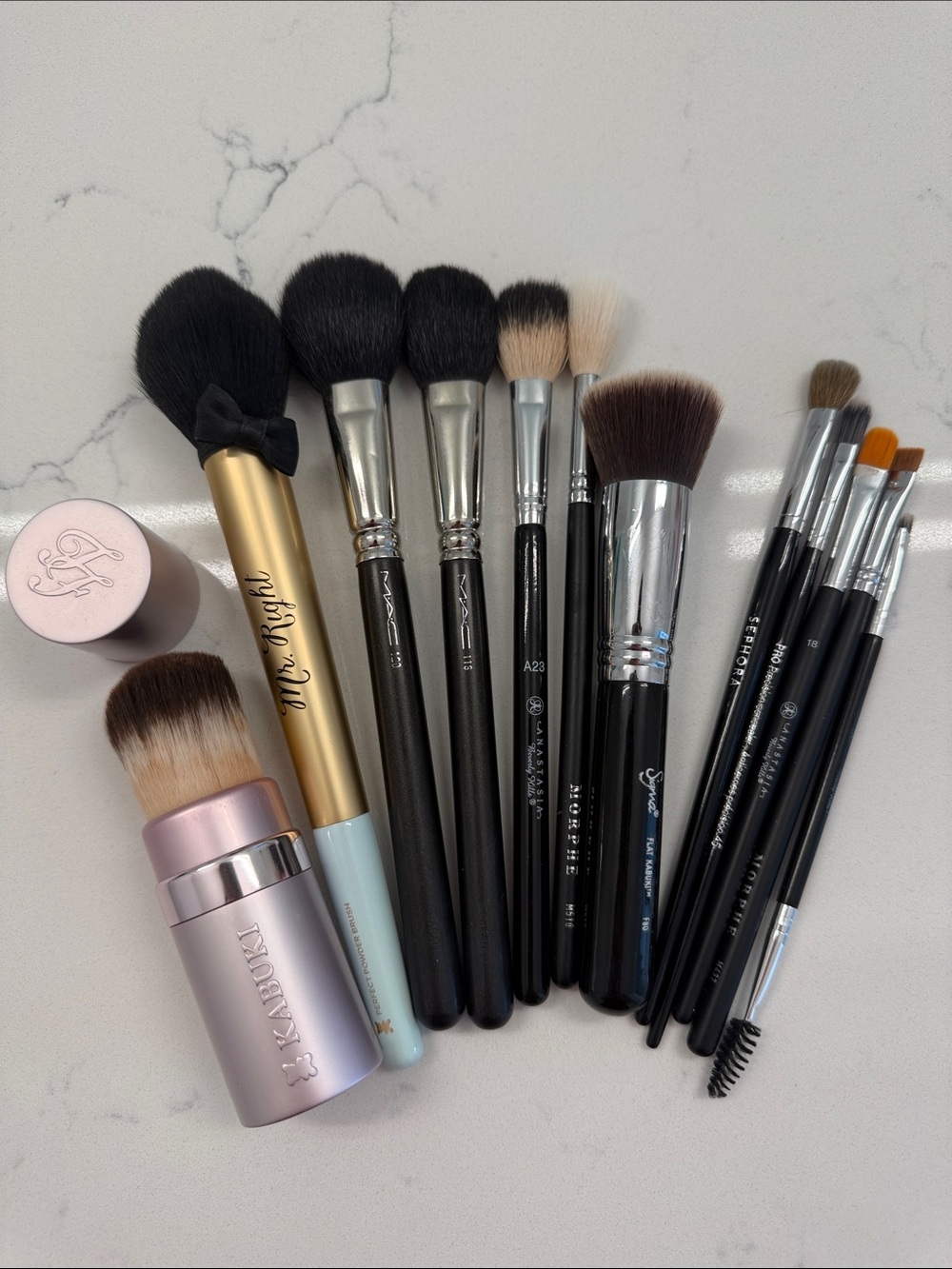 Assorted Women's Professional Makeup Brushes